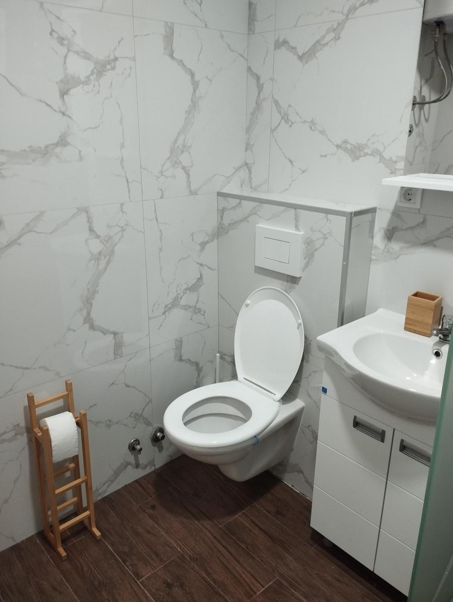 Apartment With Pool Veliko Gradiste Ngoại thất bức ảnh