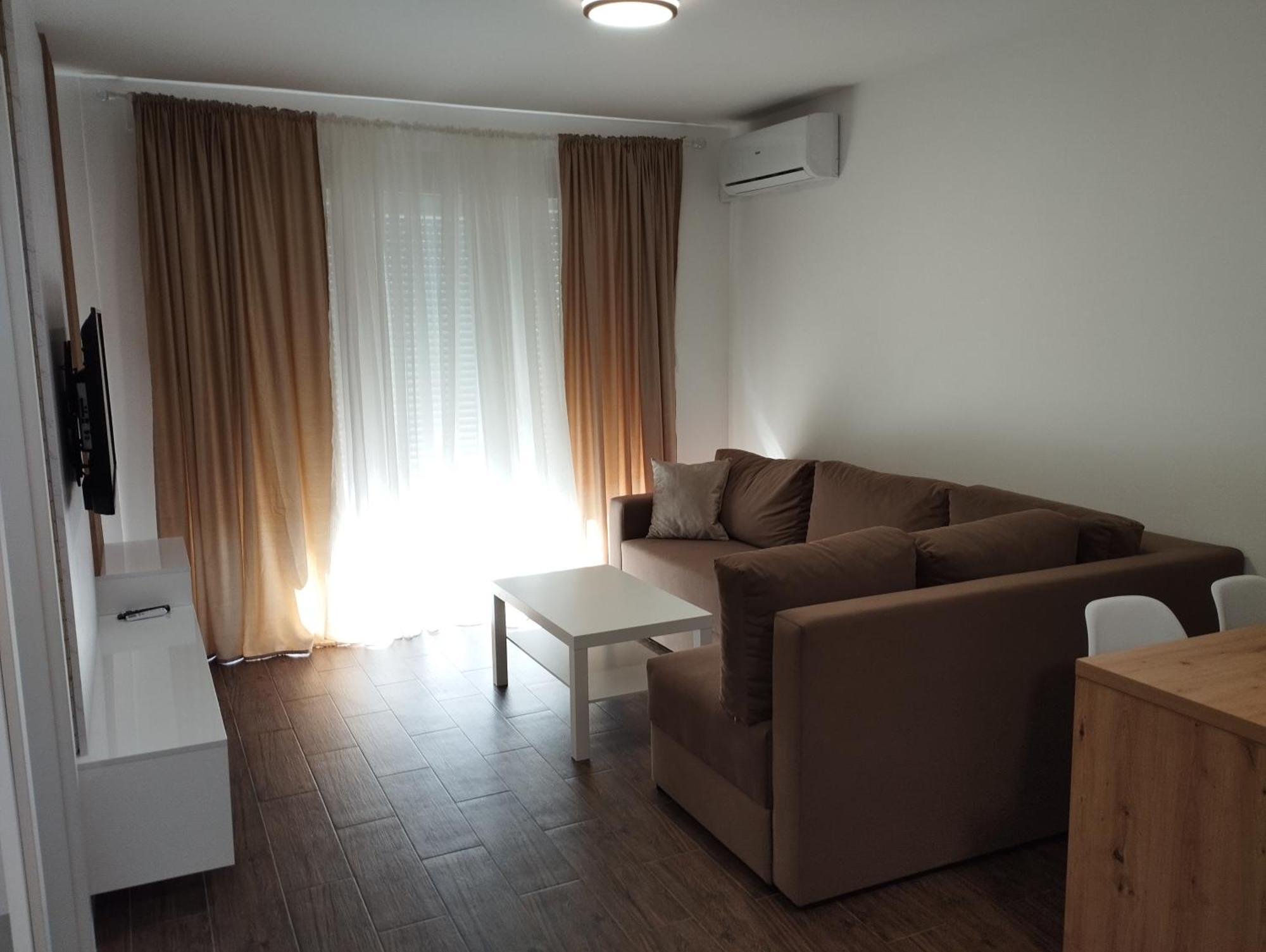 Apartment With Pool Veliko Gradiste Ngoại thất bức ảnh